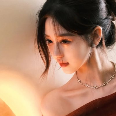明黄禁色封面